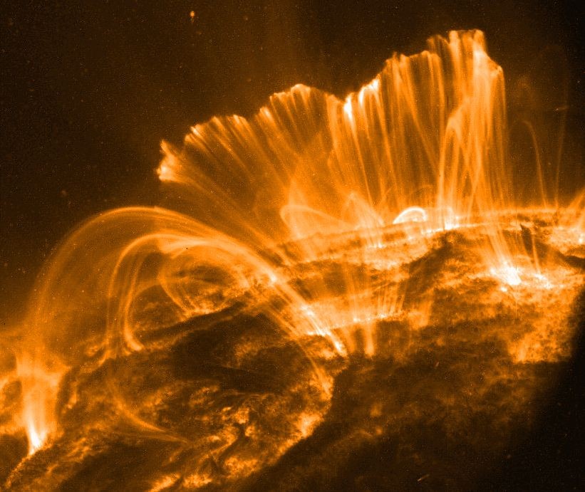 Một nhóm các nhà khoa học nghiên cứu thuộc NASA vừa đưa ra một nhận định "quái đản" về bão Mặt Trời. Họ nói rằng, vào khoảng 4 tỷ năm trước, lúc còn non trẻ, Mặt trời chỉ phát chỉ 3/4 ánh sáng Mặt trời ra ngoài vũ trụ để sưởi ấm các hành tinh, trong đó có Trái đất chúng ta. Nguồn ảnh: Google.